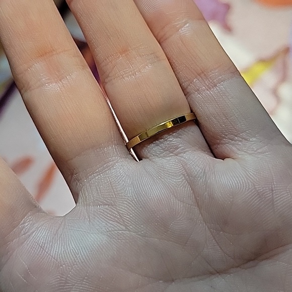 🤎 Goldtone Heart Ring - Picture 4 of 6